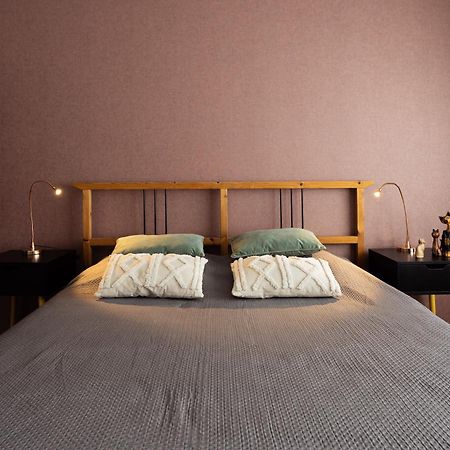 Large Two Bedroom Family App - Free Parking Ljubljana Bagian luar foto