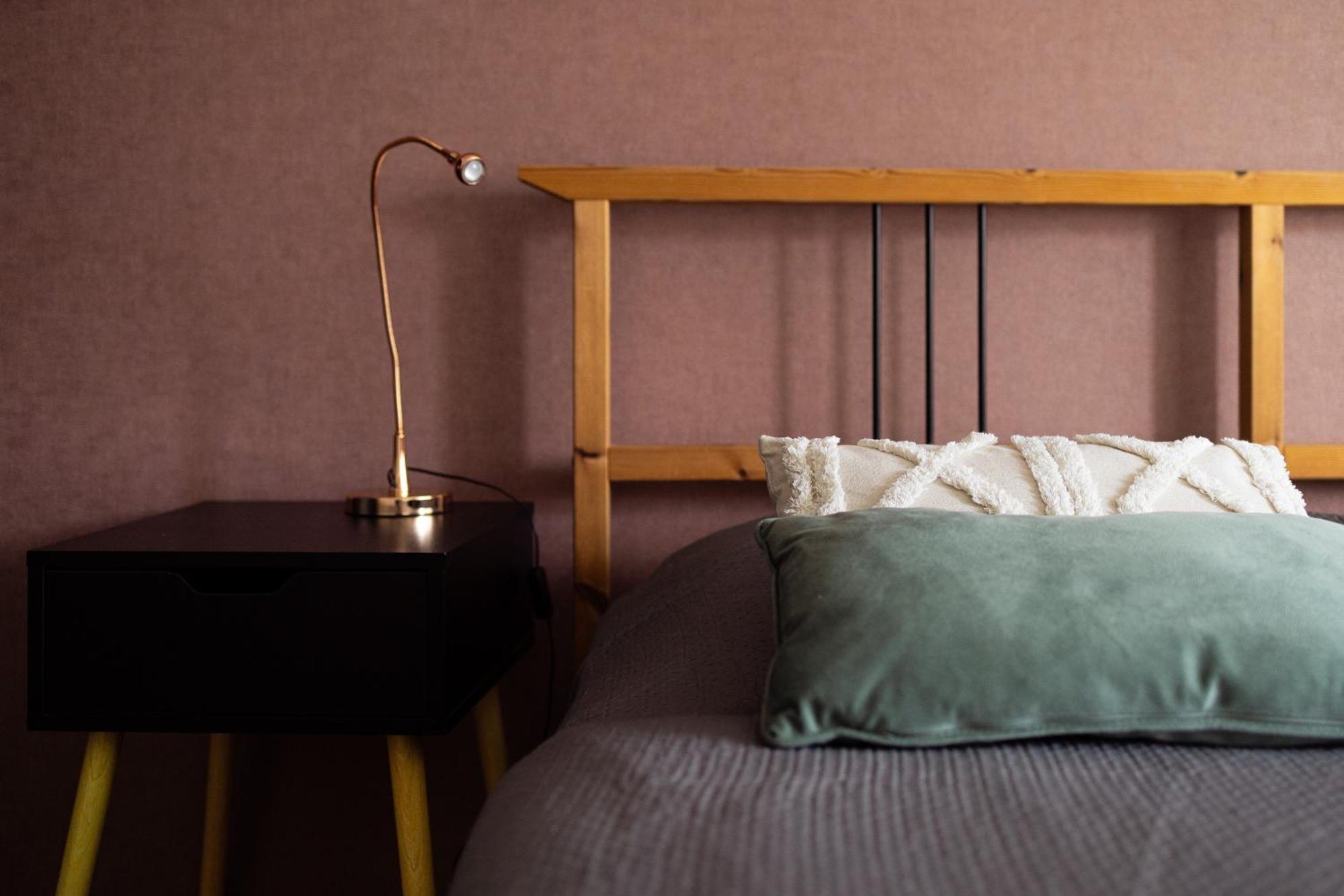 Large Two Bedroom Family App - Free Parking Ljubljana Bagian luar foto
