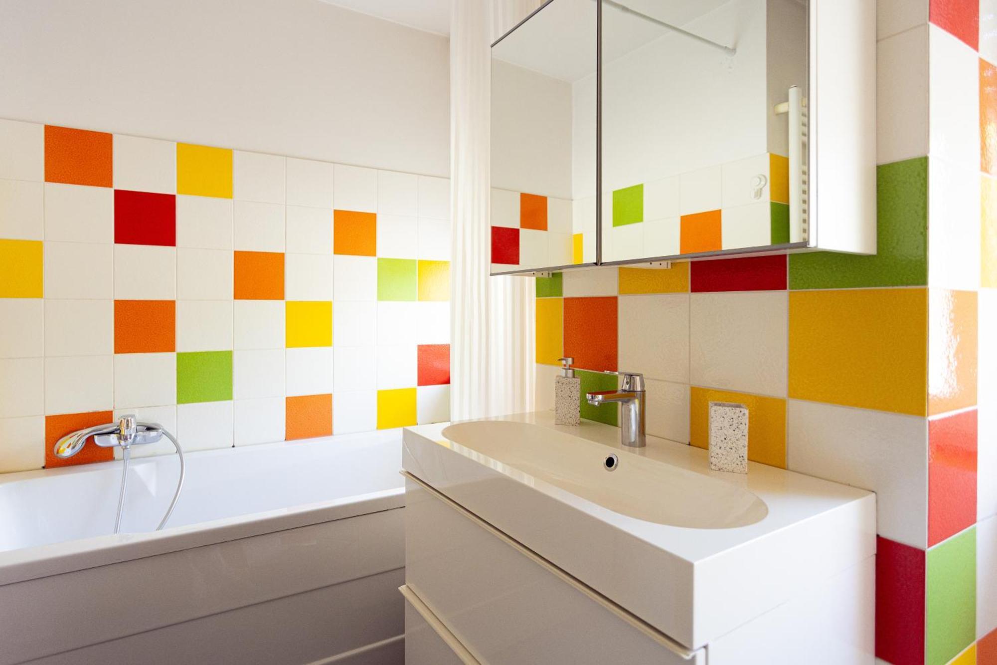 Large Two Bedroom Family App - Free Parking Ljubljana Bagian luar foto
