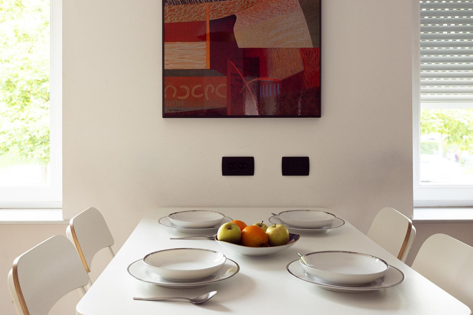 Large Two Bedroom Family App - Free Parking Ljubljana Bagian luar foto